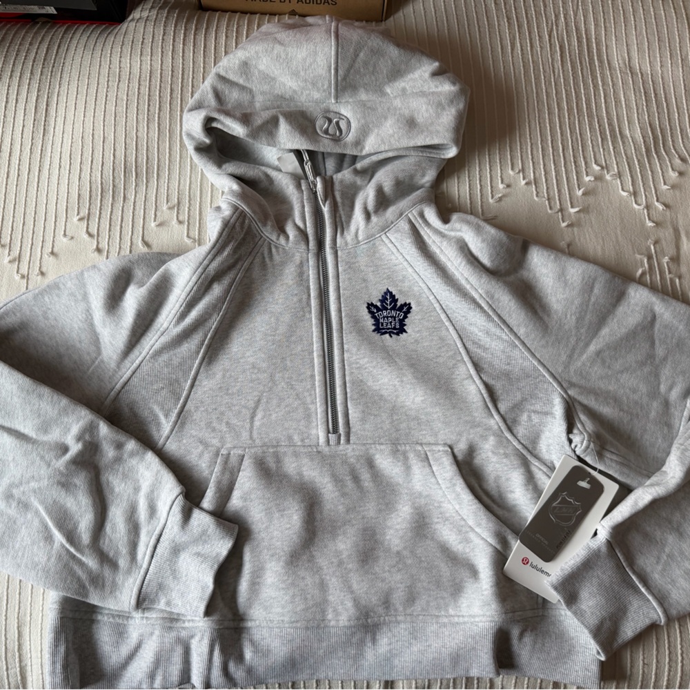 Lululemon Toronto Maple Leafs Scuba Oversized Half-Zip Hoodie